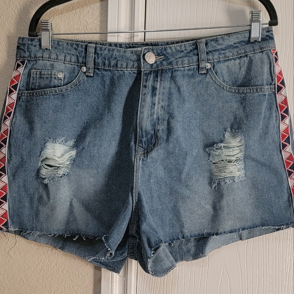 K JORDAN DISTRESSED RIPPED DENIM SHORT SHORTS